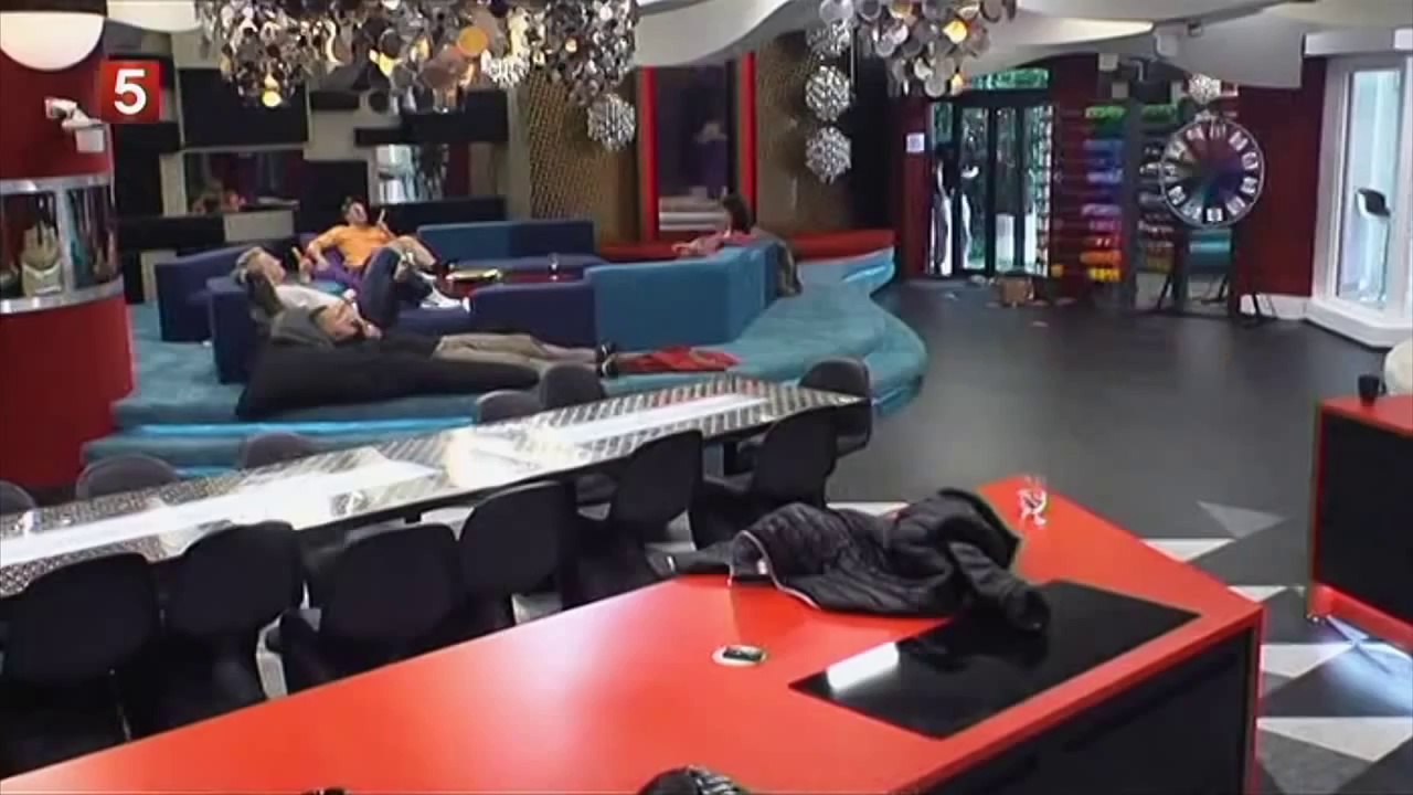 Coelho entra e...