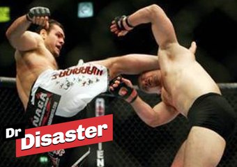 Un free-fighter mis KO dès les premières secondes du combat / Dr Disaster