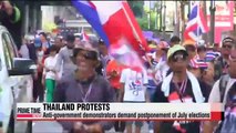 Protestors rally outside Thai Government House