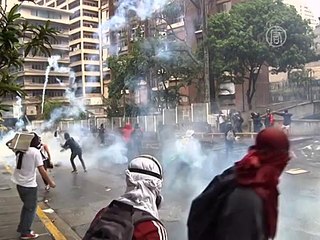 Антонио Бандерас продаёт фотографии женщин