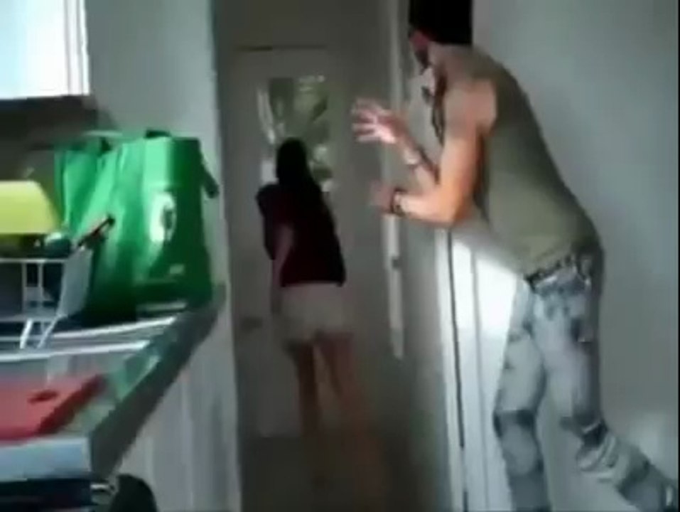 Eşinin ölümüne sebep olan şaka.Aptalca Bir Şaka ve Sonucu ölüm,Sonu ölümle biten şaka ( + 18 )