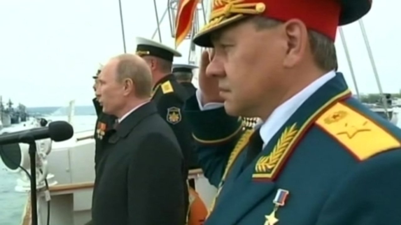 Putin brings patriotism to Crimea for Victory Day