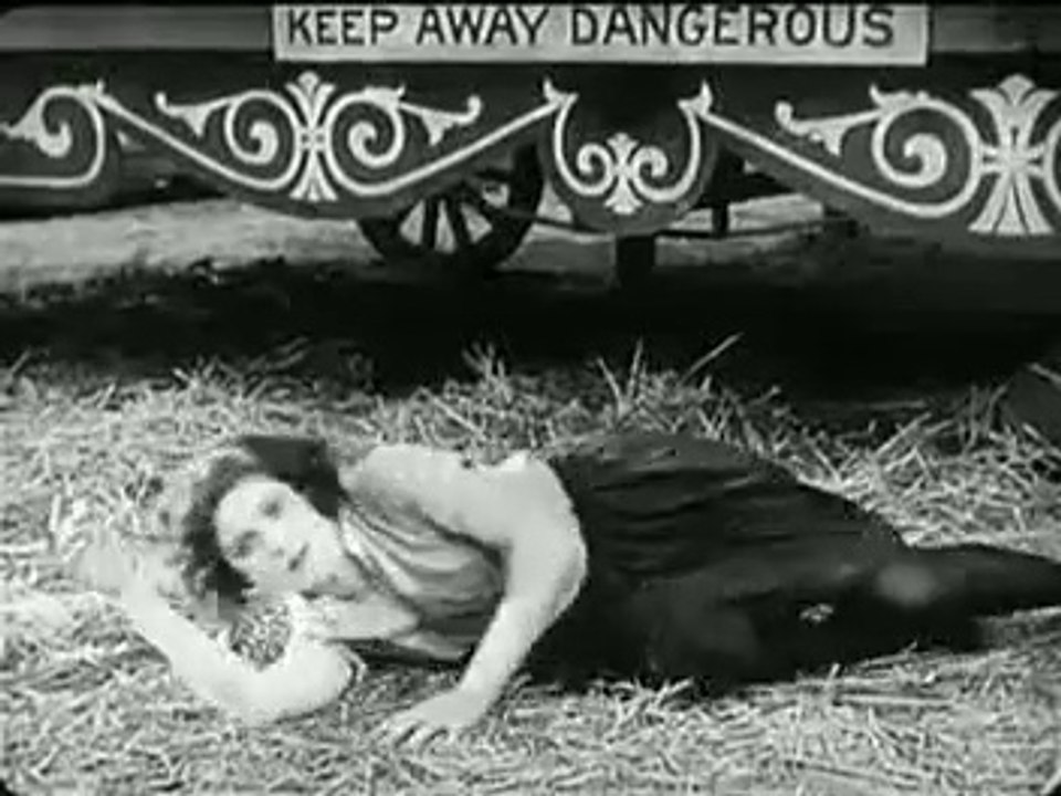 The  Creep Country ft,Charlie Chaplin - The Lion's Cage Mashups