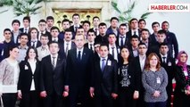 AKP Gençlik Kolları'nın Başbakan ile Çekildik Dedikleri Fotoğraf Montaj Çıktı