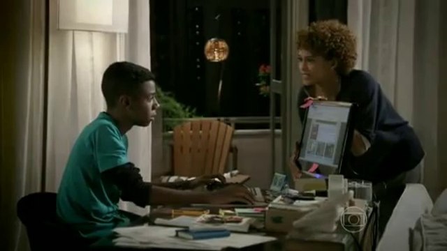 Geraçao Brasil Cap 04 8-5-14 Verônica fica animada ao ver sua matéria divulgada na internet