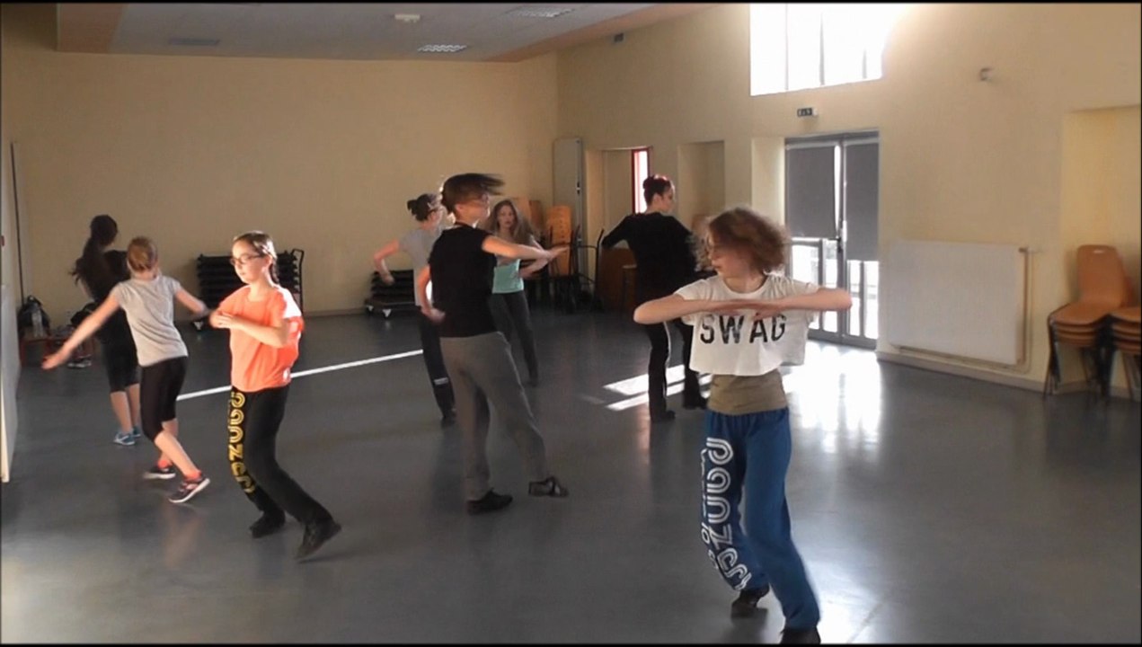 COURS   ADOS  AVEC  TIPHANIE