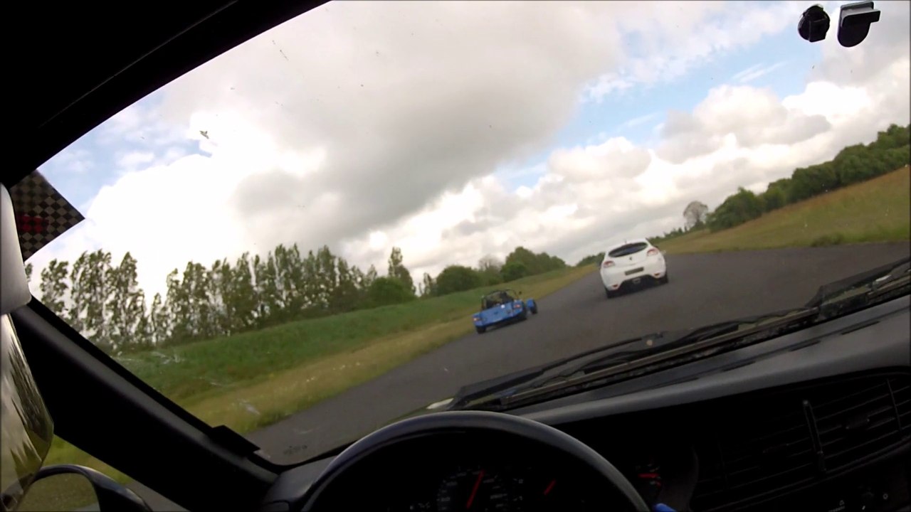 Porsche 968 Club Sport - Calvinberu - Chasing Renault Megane 3 RS