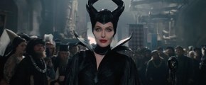 Angelina Jolie in MALEFICENT Movie Clip: 'Awkward Situation'