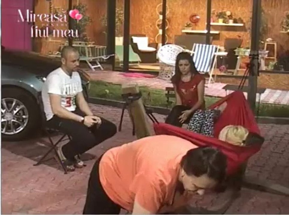 pingu & mami & fetele in gradina la povesti 09.05.2014