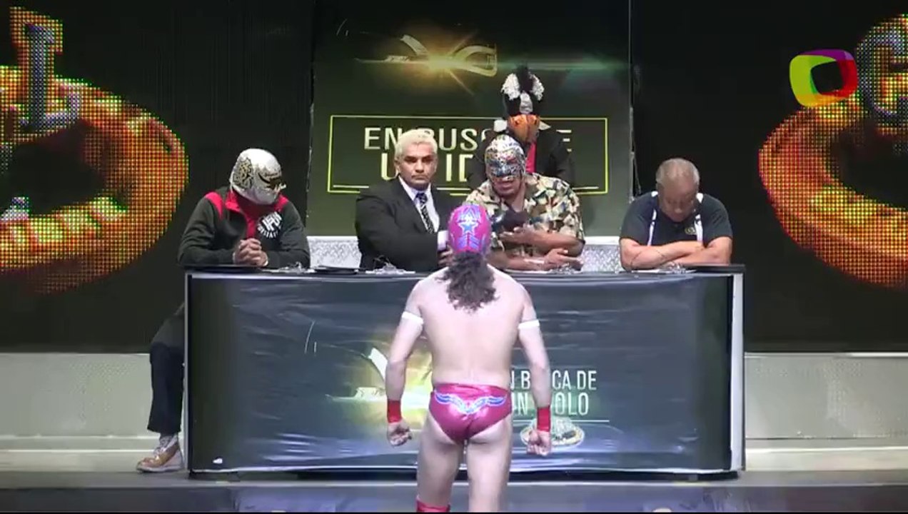 Star Jr. vs Soberano Jr. in a En Busca de un Idolo match