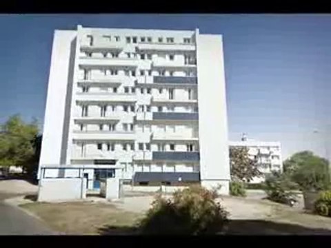 Vierzon (18) : visite de la cité Le Clos du Roy