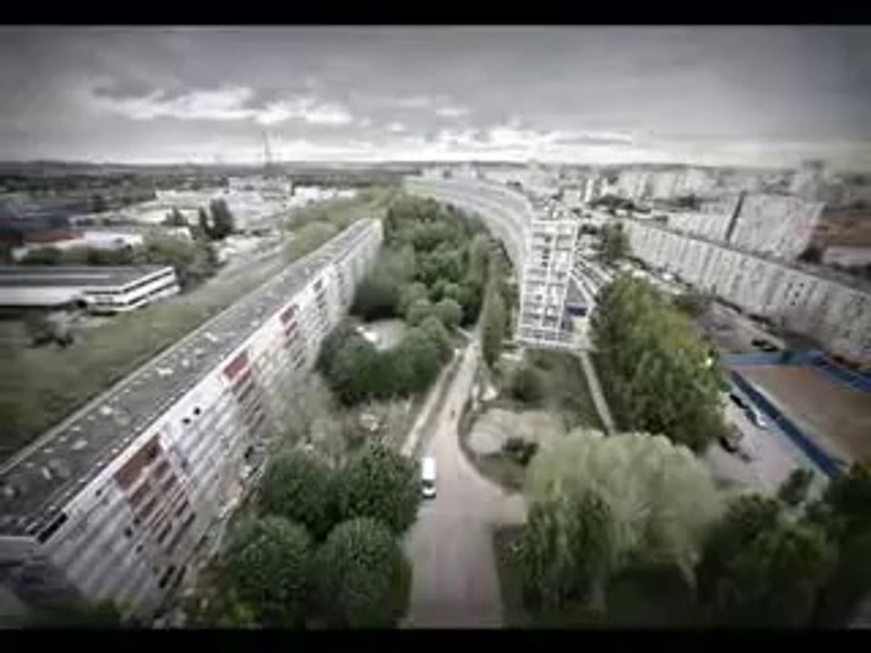 Villeneuve-la-Garenne (92) : visite de la cité "La Seine Sablière"