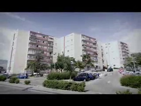 Vitrolles (13) : visite de la cité Les Pins