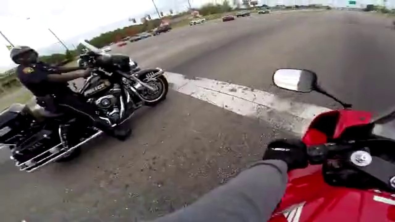Harley Davidsonlı Polisi Gaza Getiren Motorlu