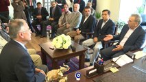 İzmir Büyükşehir Belediye Başkanı Aziz Kocaoğlu Selçuk Belediye Başkanı Dr. Zeynel Bakıcı’ya hayırlı olsun ziyaretinde bulundu