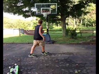 BEST VINE MOMENTS - Check 14 incredible basketball shots