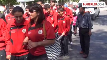 Gaziantep'te İşitme Engelliler İstiklal Marşı Okudu