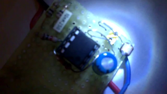 Semplice circuito con timer 555