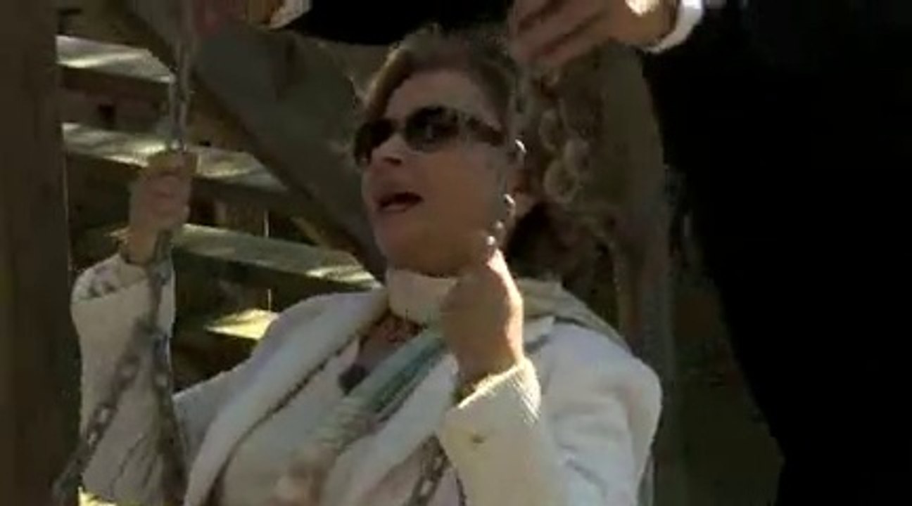 Nazlı Ilıcak ve Erol Evgin’den Yeşilçam Tadında Salıncak keyfi