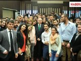 Kılıçdaroğlu Gençlerle 'Selfıe' Çekti