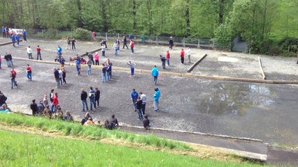 Télécharger la video: Championnat du Calvados de pétanque jeunes