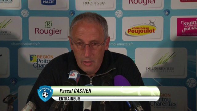 Conférence de presse Chamois Niortais - CA Bastia (1-1) : Pascal GASTIEN (NIORT) - Stéphane ROSSI (CAB) - 2013/2014