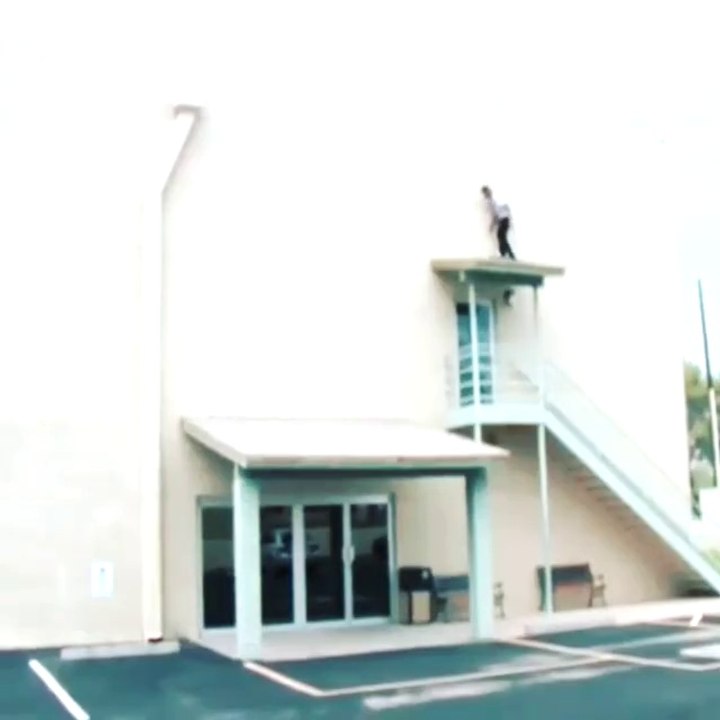 Aaron Jaws Homoki: Huge Gap Roof