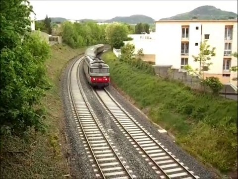 INTERCITES n° 4492, LE VENTADOUR , arrive à CLERMONT-FERRAND, le 10 MAI 2014 - PONCILLON-DOLET