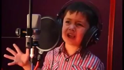 Awesome singing superb kid ******