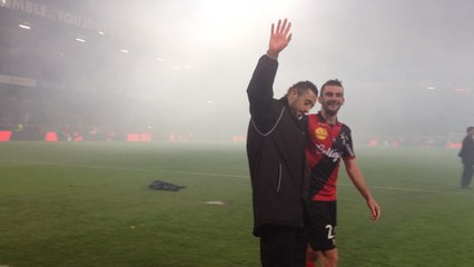 Le public chante pour Pereira