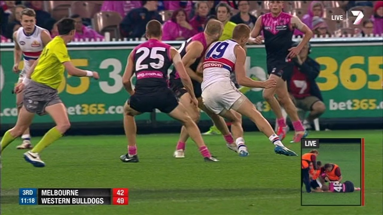 AFL 2014 - Round 8 - Melbourne v Western Bulldogs(3rd quarter)
