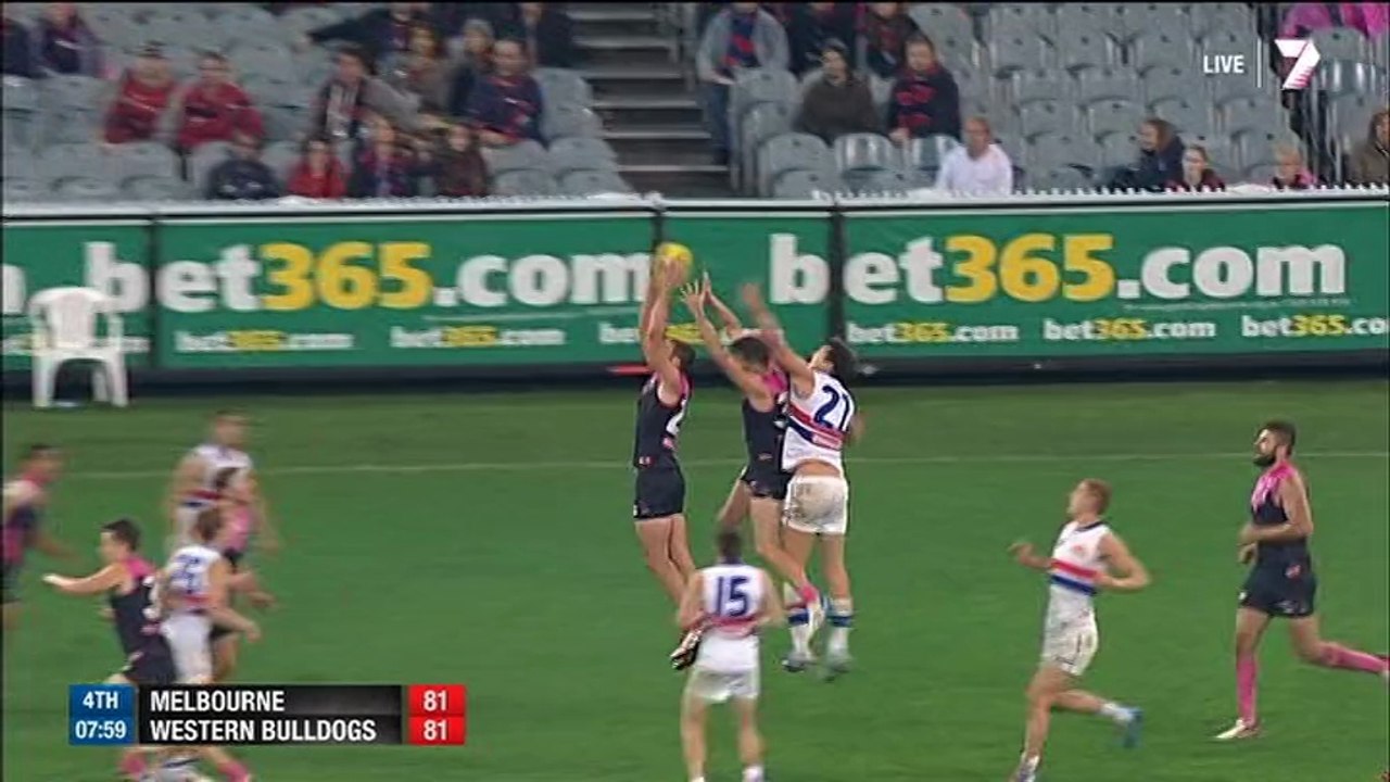 AFL 2014 - Round 8 - Melbourne v Western Bulldogs(4th quarter)