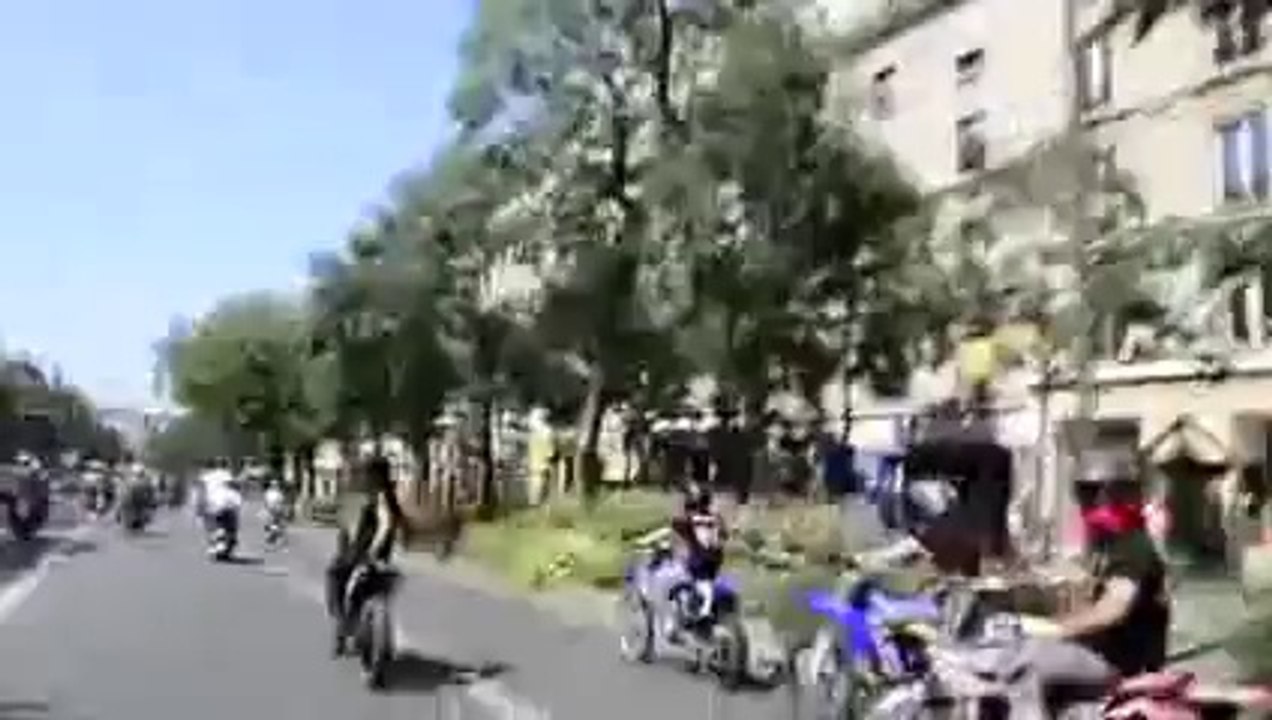 Défilé du 14 juillet à la sauce vitriote / Cortège d'une équipe de pilotes de Vitry-sur-Seine (94)