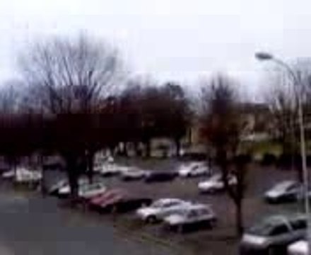 Roue arrière en YZ dans la cité de la Grande Borne à Grigny (91)