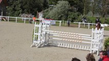 Le Touquet : passage d'un cavalier au concours international de saut d'obstacles