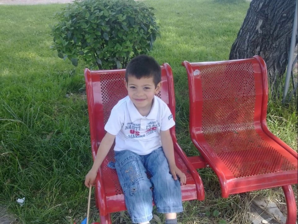 GÜNGÖR YILDIZ...ahmet kaya  nenni nenni bebeyim