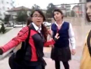 Liseli Kızlar Fena Kavga Etti