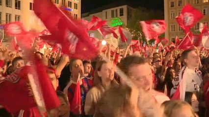 El Bayern baña en cerveza la celebración de su 24.º título