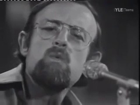 Dünyanın en güzel ıslık çalan adamı Roger Whittaker.