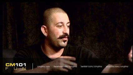 Cem Yılmaz | İnsan gazete okuduktan sonra sigara yakar mı yaa?