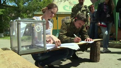 Este de Ucrania inicia referendo de "independencia"