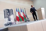 Discours au sein du lycée français de Bakou, en République d’Azerbaïdjan