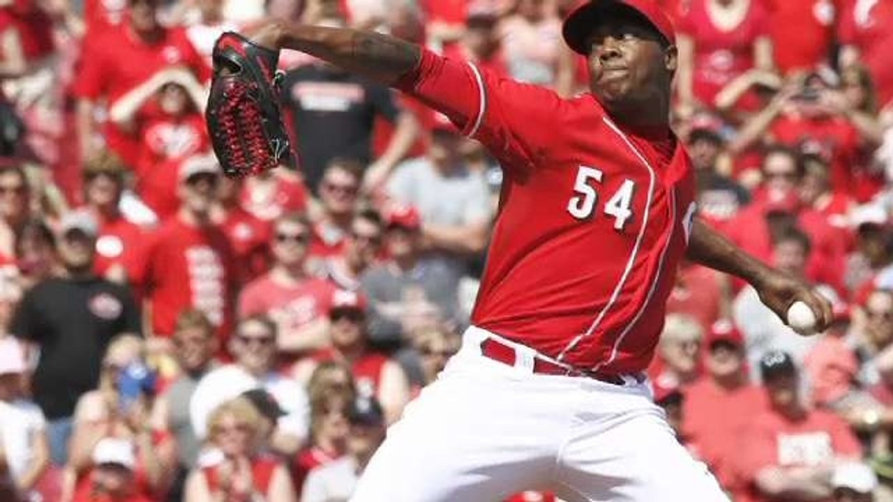 Aroldis Chapman Earns Save in Return