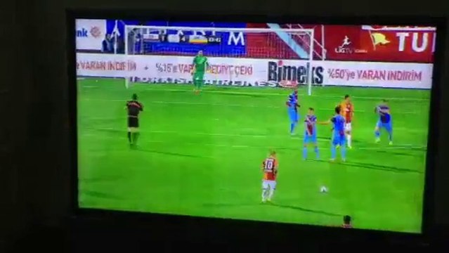 Sneijder 'in Enfes Frikik Golü (ölü yaprak vuruşu içerir)