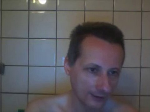 29.4.14 Une jolie jeune fille cherche des bras protecteurs Contexte