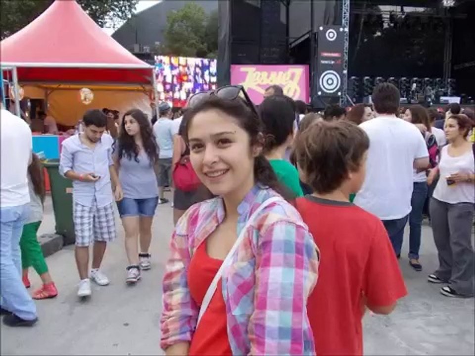 Anneler günün kutlu olsun canım annem...