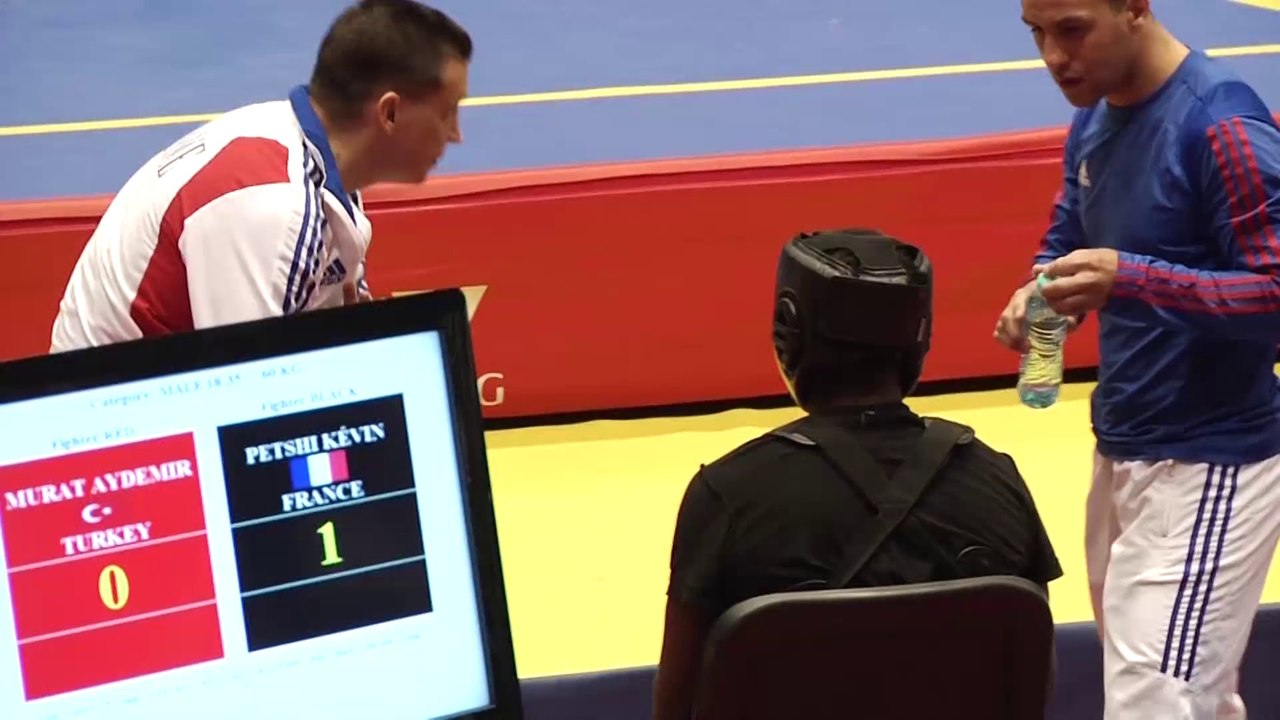 Kevin Petshi VS Murat Aydemir - Championnat d'Europe wushu sportif 2014 - Finale Sanda -60kg