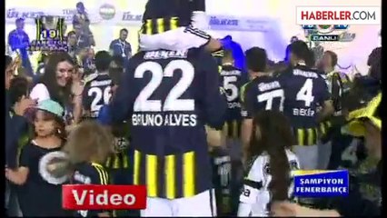 Mehmet Topuz, Kutlamalara Köpeğini Getirdi