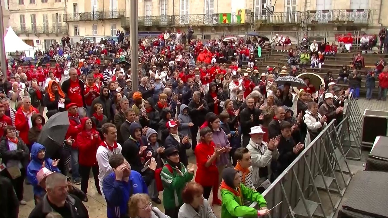 Macarenas - BAND'A LEO JUNIOR - Condom 2014