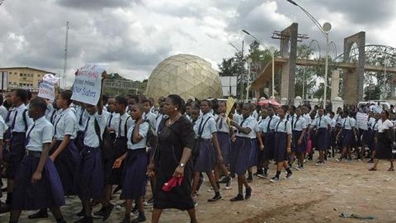 Nigerian army 'ignored school attack warning'